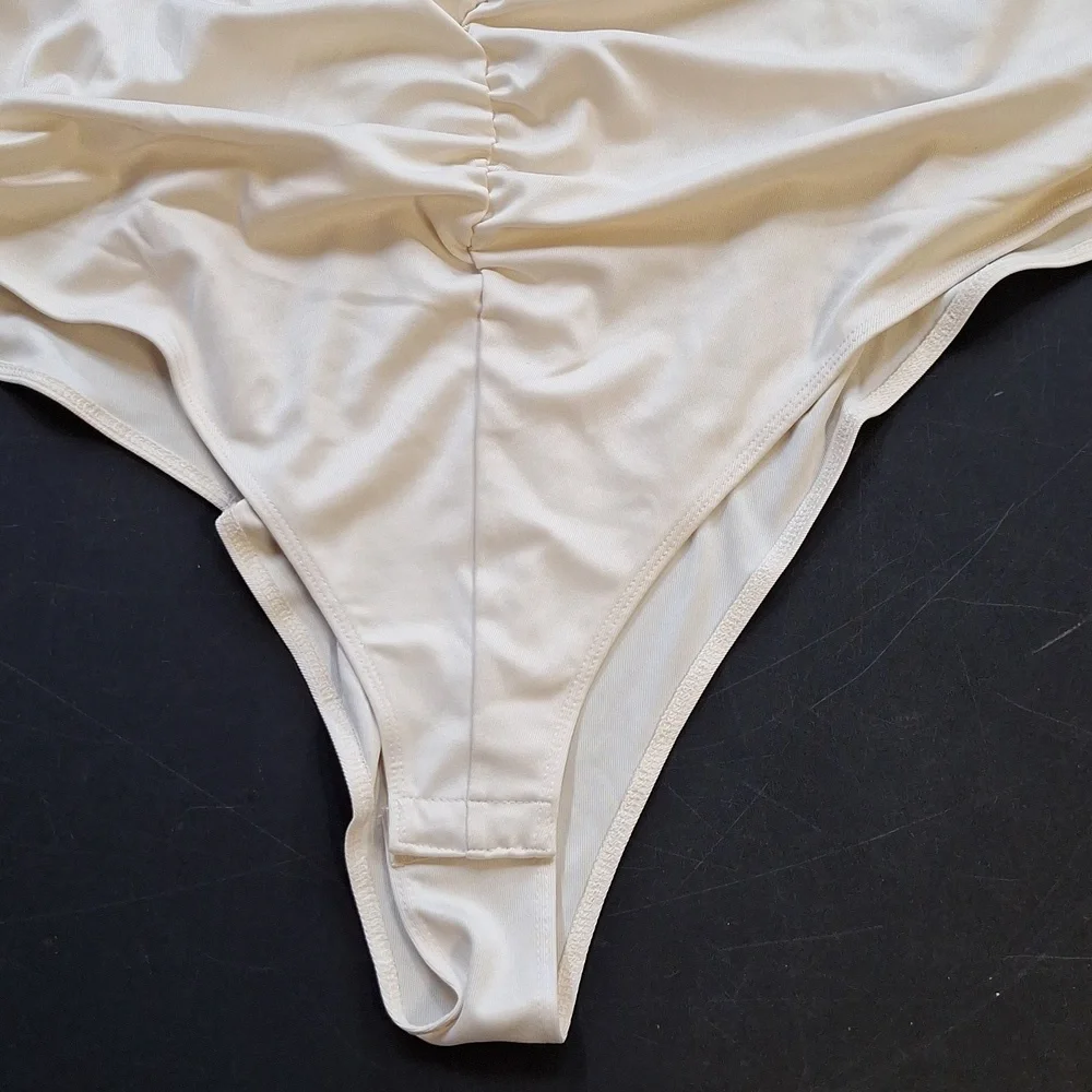 NEW! Long Sleeve Ruched Slim Fit Bodysuit, Cream - A New Day - Picture 5 of 9
